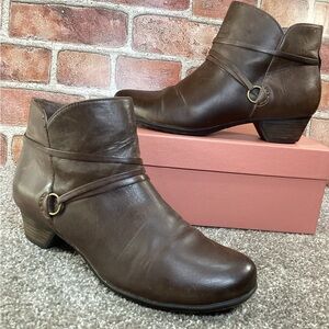 ABEO Maya woman’s brown ankle boots booties size 8 N (narrow)